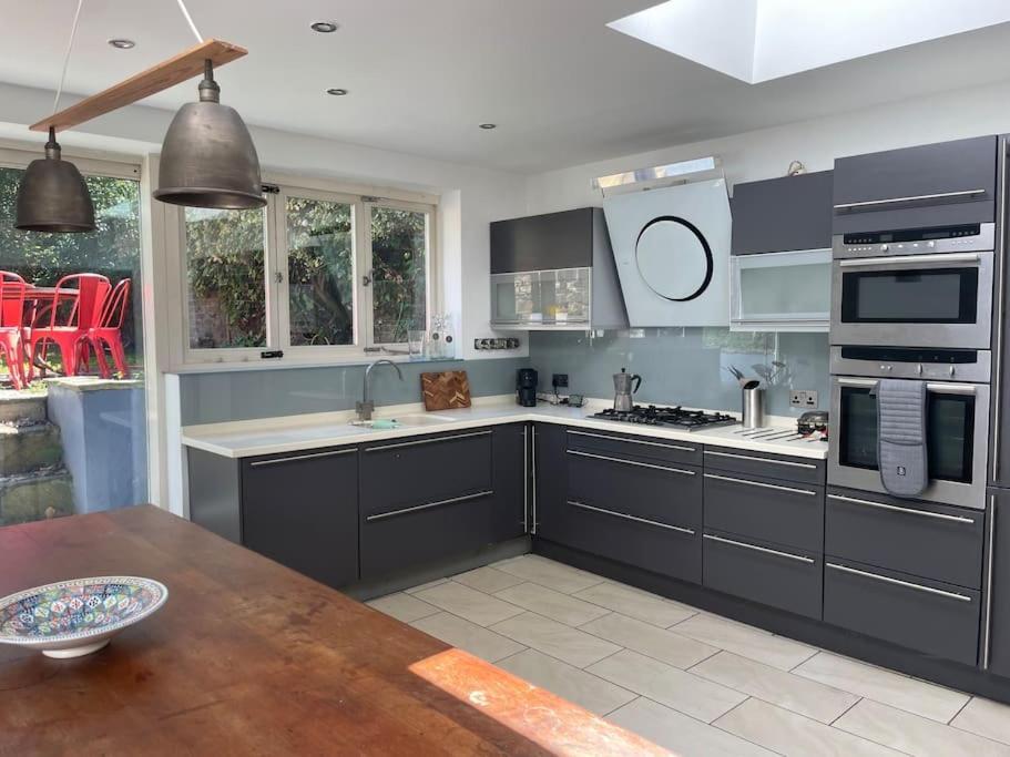 Beautiful London Victorian House, Sleeps 12 Villa Exteriör bild